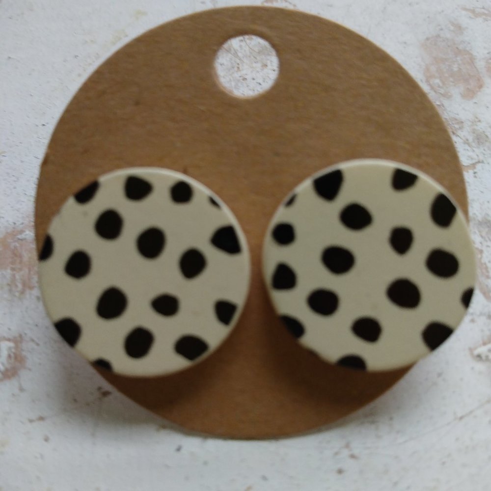 Black and White Round Earrings